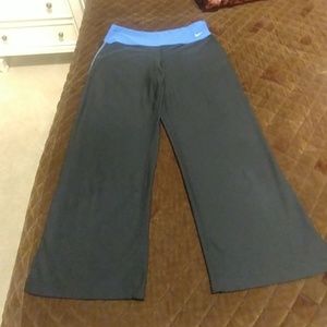 Nike Fit Dry capri pants, like new!